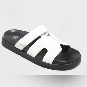 Women's Hayley Slide Sandals - Wild
Fable White new